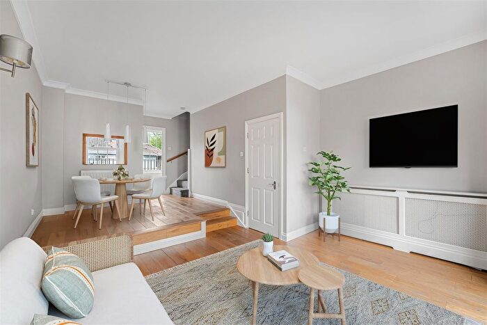 2 Bedroom Property For Sale In Rotherhithe Street, Rotherhithe, SE16