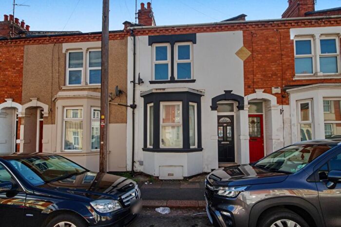 3 Bedroom Terraced House For Sale In Lutterworth Road, Northampton, NN1