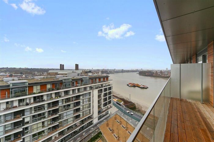 2 Bedroom Flat To Rent In River Gardens Walk, London, SE10