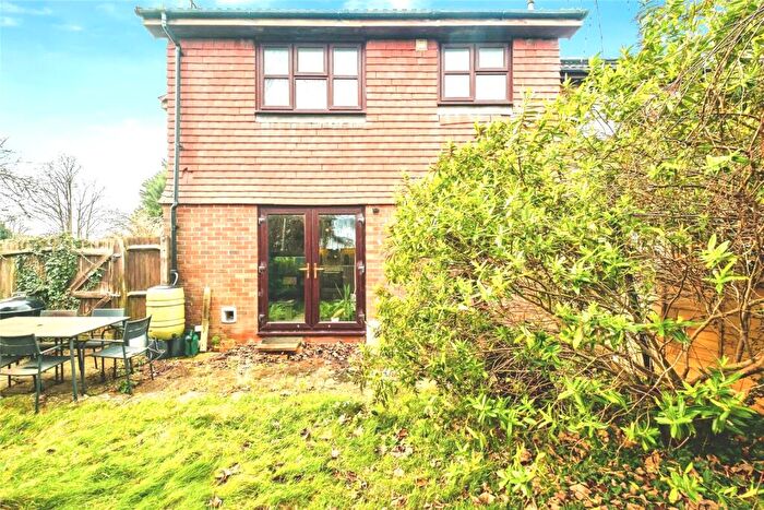 1 Bedroom Maisonette For Sale In Pilgrims Walk, Worthing, West Sussex, BN13