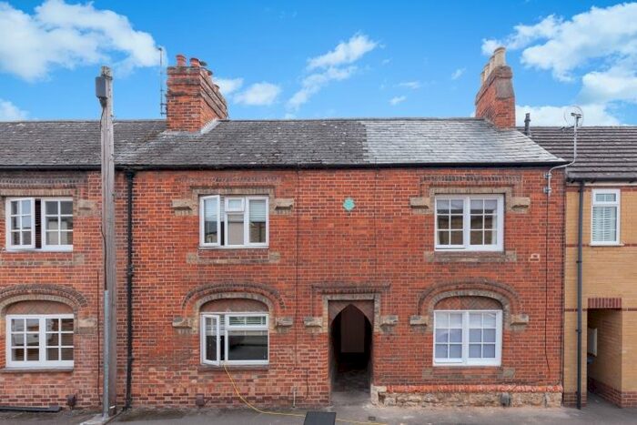 2 Bedroom Terraced House To Rent In Windsor Street, Headington, Oxford, OX3