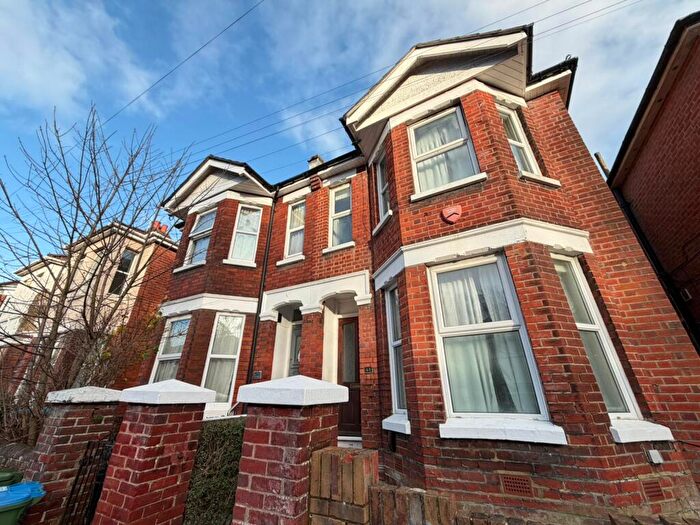 4 Bedroom Semi-Detached House To Rent In Burlington Road, Southampton, SO15