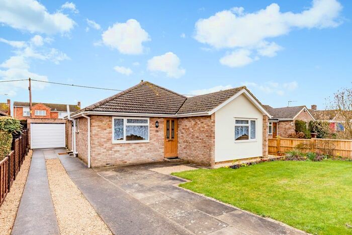 3 Bedroom Bungalow To Rent In St. James Road, Radley, Abingdon, OX14