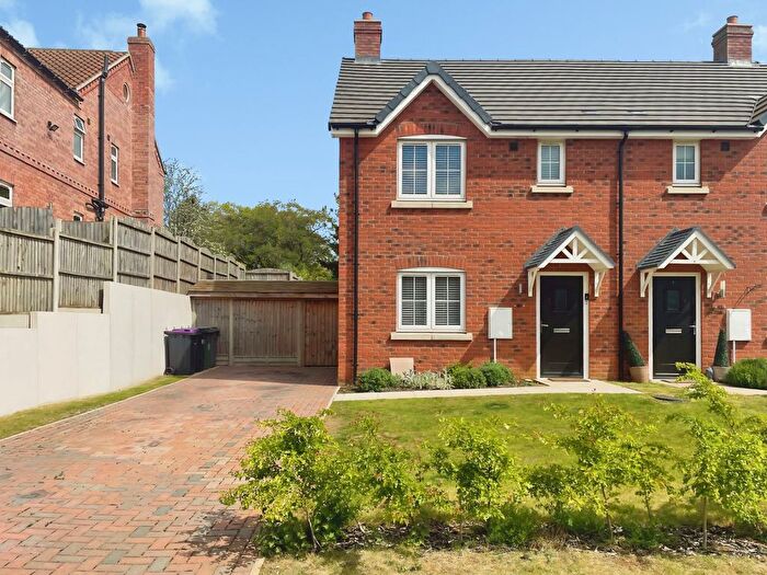 3 Bedroom Semi-Detached House For Sale In Low Road, Barrowby, Grantham, NG32