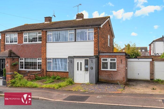 4 Bedroom House To Rent In Bosanquet Road, Hoddesdon, EN11