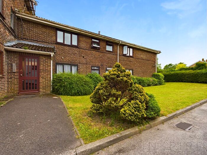 1 Bedroom Apartment To Rent In Brighton Road, Ravendene Court Brighton Road, RH10