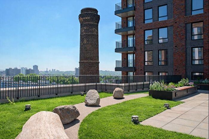 2 Bedroom Flat For Sale In Glengall Rise, Glengall Road, London, SE15