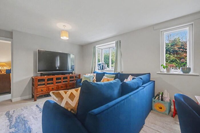 2 Bedroom Flat To Rent In Watling Street, Radlett, WD7