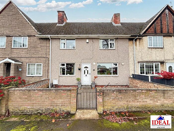 3 Bedroom Terraced House For Sale In The Park, Woodlands, DN6