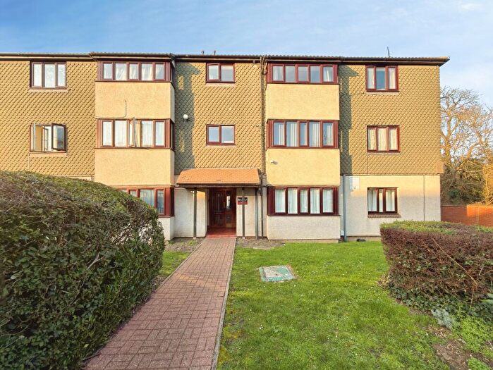 Flat To Rent In Teviot Avenue, Aveley, Aveley, RM15