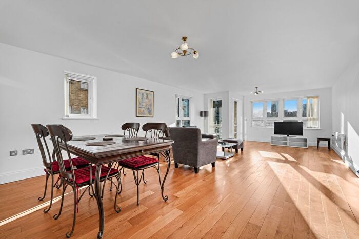 3 Bedroom Flat To Rent In St. Davids Square, Cubitt Town, E14