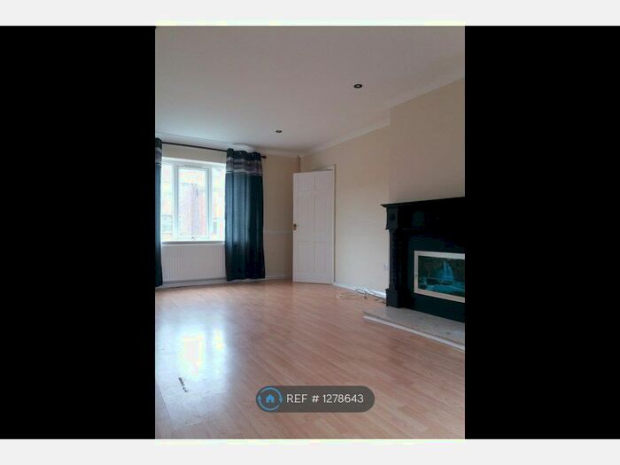 3 Bedroom Terraced House To Rent In Glebe Road, Thorne, Doncaster DN8