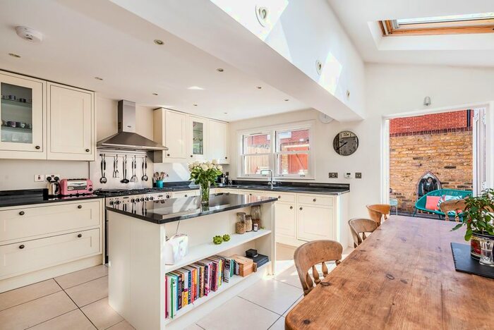 5 Bedroom Terraced House To Rent In Eccles Road, London, SW11