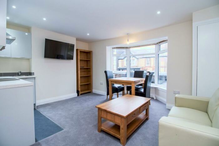 1 Bedroom Apartment To Rent In Cowley Road, Oxford, OX4