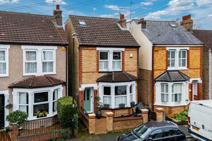 4 Bedroom Detached House For Sale In Izane Road, Bexleyheath, Kent, DA6