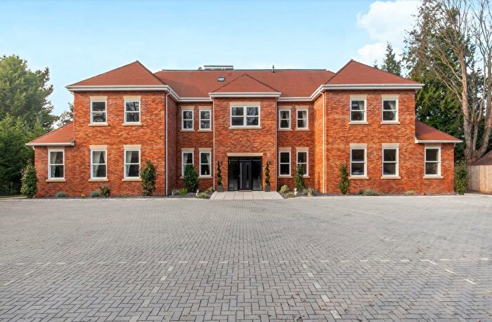 2 Bedroom Flat To Rent In Brook Lane, Warsash, Southampton, SO31