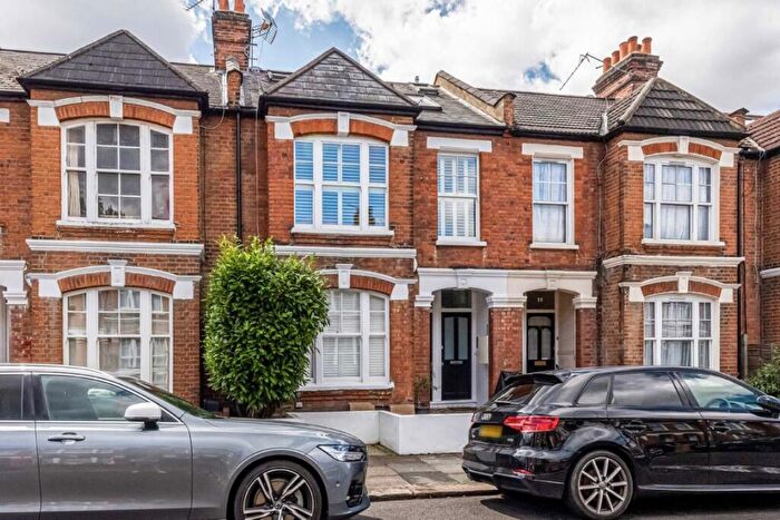3 Bedroom Maisonette To Rent In Midmoor Road, Balham, SW12