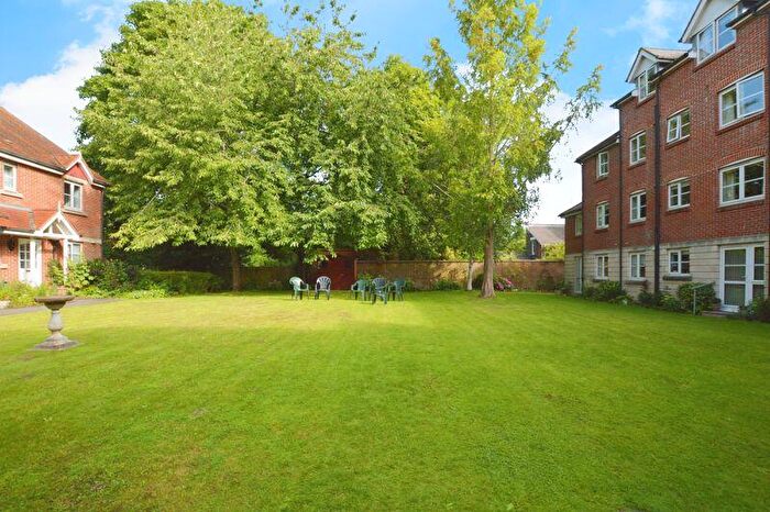 1 Bedroom Retirement Property For Sale In Archers Court, Salisbury ***Video Tour***, SP1