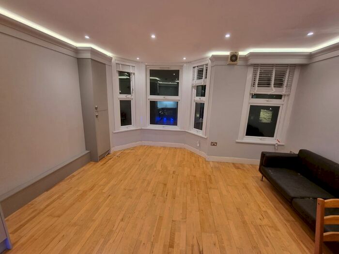 1 Bedroom Flat To Rent In Southwark Bridge Road, London Bridge, SE1