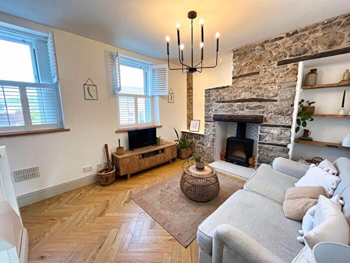 3 Bedroom Detached House For Sale In Cowbridge Road, Brynsadler, Pontyclun, CF72