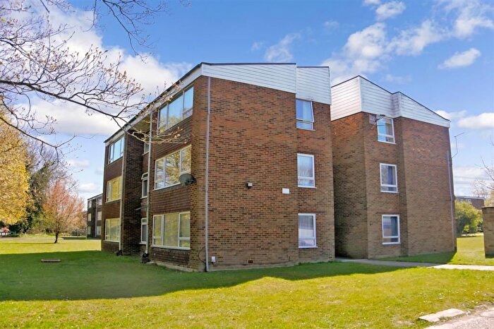 1 Bedroom Flat To Rent In Longbridge Road, Horley, RH6