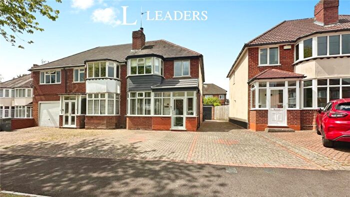 3 Bedroom Semi Detached House For Sale In Wyche Avenue, Kings Heath, West Midlands, B14