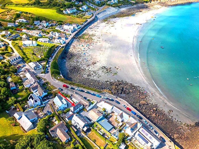 1 Bedroom Cottage For Sale In The Cove, Coverack, TR12