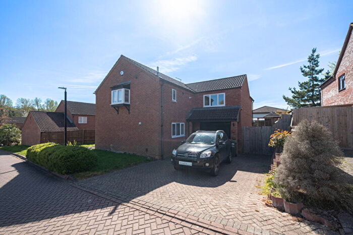 4 Bedroom Detached House For Sale In Craddocks Close, Bradwell, Milton Keynes, MK13