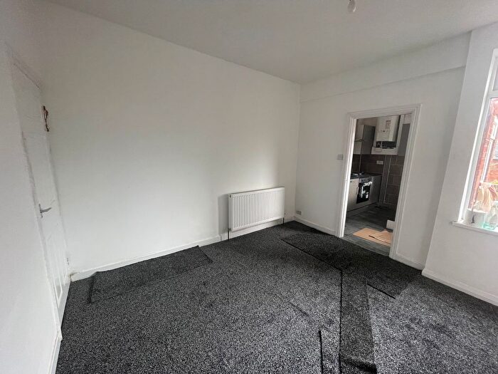 3 Bedroom Terraced House To Rent In Ellerton Road, Sheffield, S5
