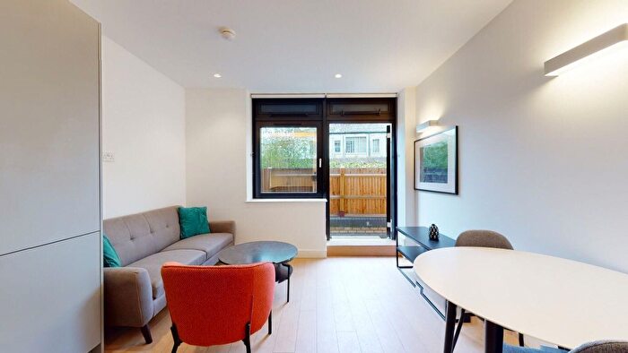 1 Bedroom Flat To Rent In New Horizons Court, Brentford, TW8