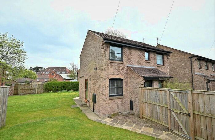 1 Bedroom Semi-Detached House To Rent In Skellbank, Ripon, HG4