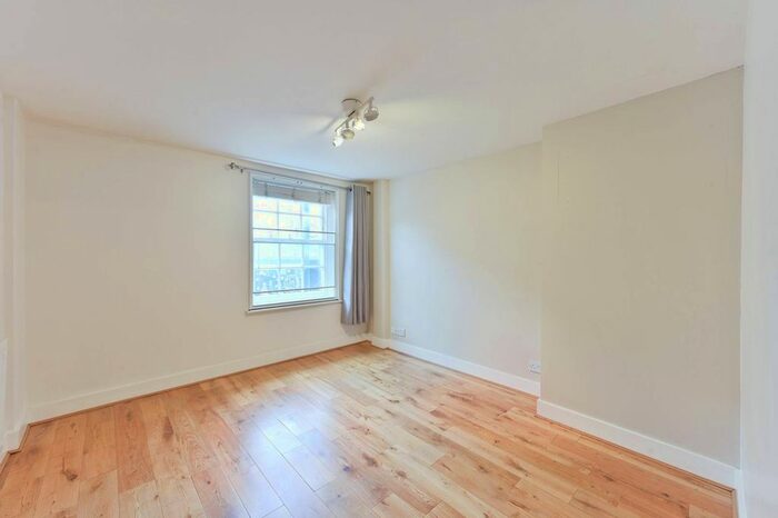 1 Bedroom Flat To Rent In High Street, Hampton Wick, Kingston Upon Thames, KT1