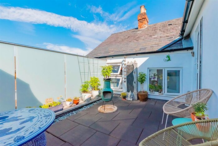 1 Bedroom Flat For Sale In Walker House, Camberley, GU15