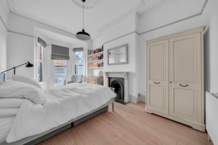 2 Bedroom Flat For Sale In College Road, Bromley, BR1