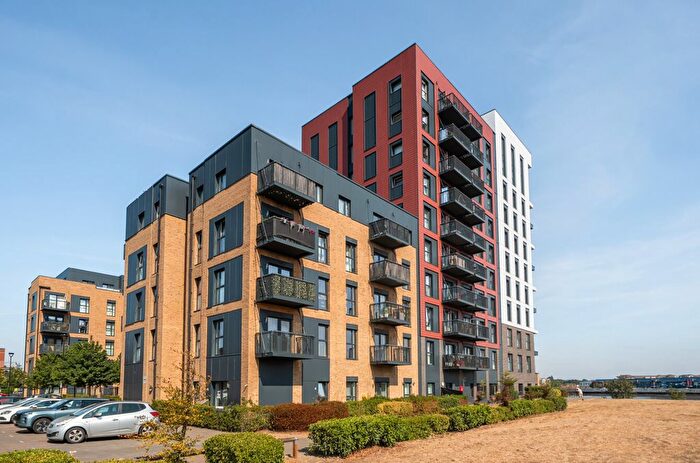 2 Bedroom Flat To Rent In Meridian Way, Southampton, Hampshire, SO14