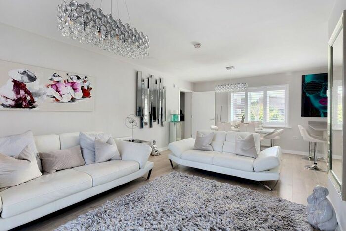 2 Bedroom Detached House To Rent In Victoria Court, Dunton Green, Sevenoaks, TN14