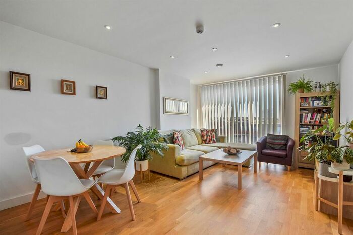 2 Bedroom Flat To Rent In Zenith Close, London, NW9