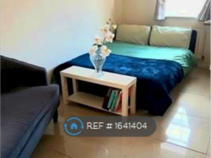 Studio To Rent In Warwick Way, Dartford, DA1