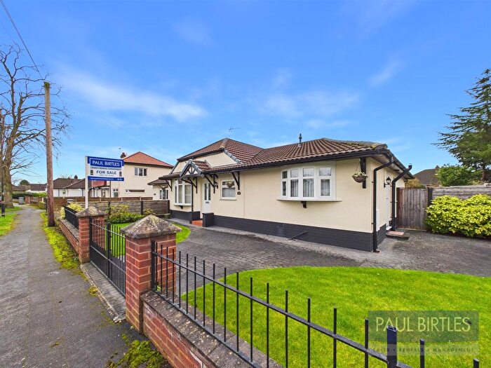 3 Bedroom Semi Detached Bungalow For Sale In Tintern Avenue, Flixton, Trafford, M41