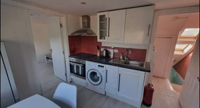 Studio To Rent In Mill Farm Crescent, Whitton, Hounslow, Middlesex, TW4
