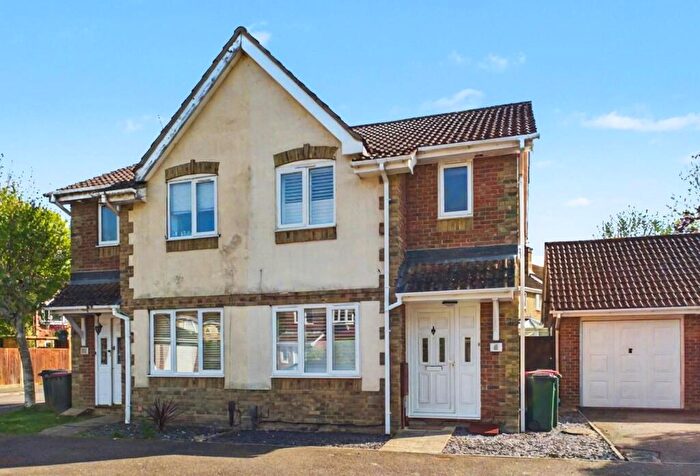 2 Bedroom Semi-Detached House For Sale In Haworth Road, Maidenbower, RH10
