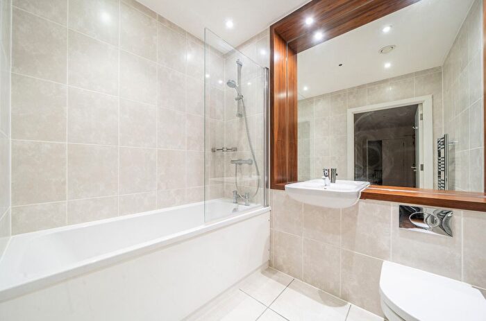 2 Bedroom Flat For Sale In Hatton Road, Wembley, HA0