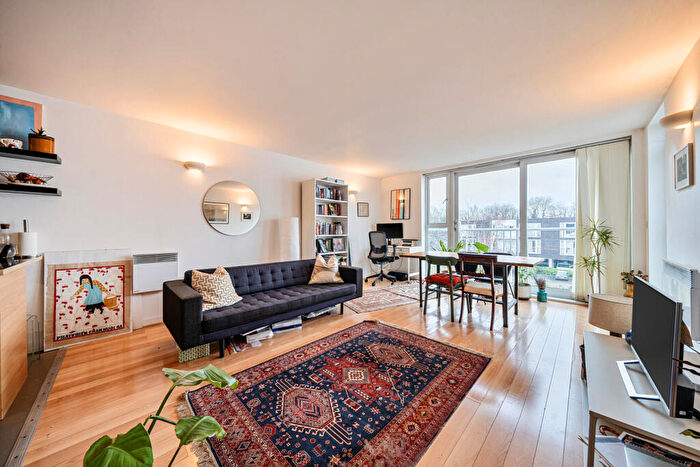 1 Bedroom Apartment For Sale In Borland Road, London, SE15