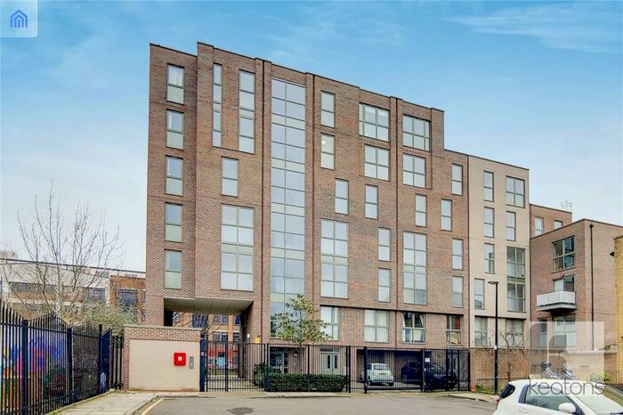 1 Bedroom Flat To Rent In Ravenscroft Court, Essian Street, London, E1