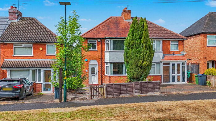 3 Bedroom Semi Detached House For Sale In Monyhull Hall Road, Birmingham, B30