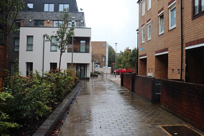 3 Bedroom Terraced House To Rent In Fenton Close, London, E8