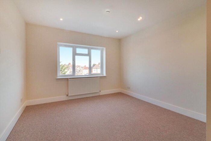 1 Bedroom House Of Multiple Occupation To Rent In Room - Carlton Avenue, Harrow, HA3