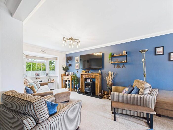 4 Bedroom Semi-Detached House For Sale In Thame Road, HP17