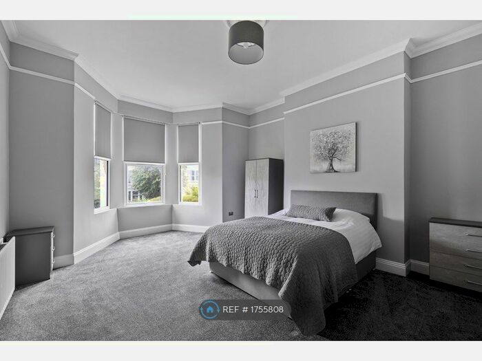 2 Bedroom Flat To Rent In Connaught Avenue, Plymouth, PL4