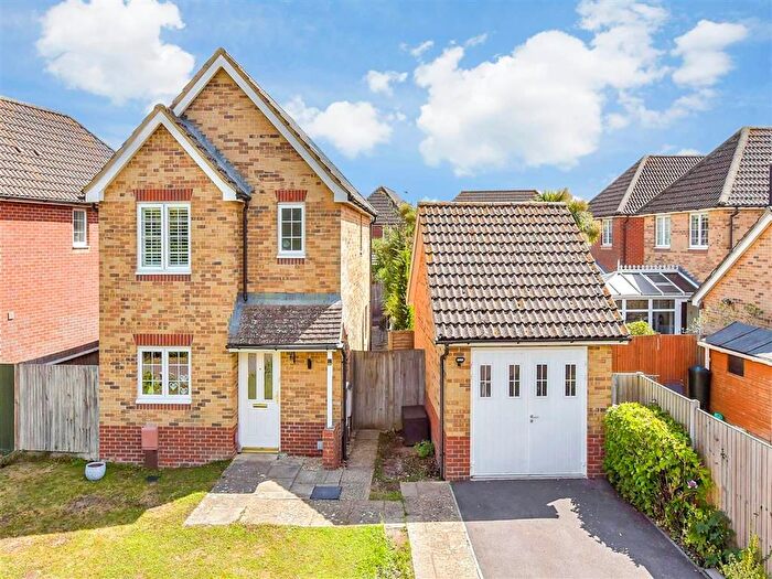 3 Bedroom Detached House For Sale In Deer Close, Chichester, West Sussex, PO19